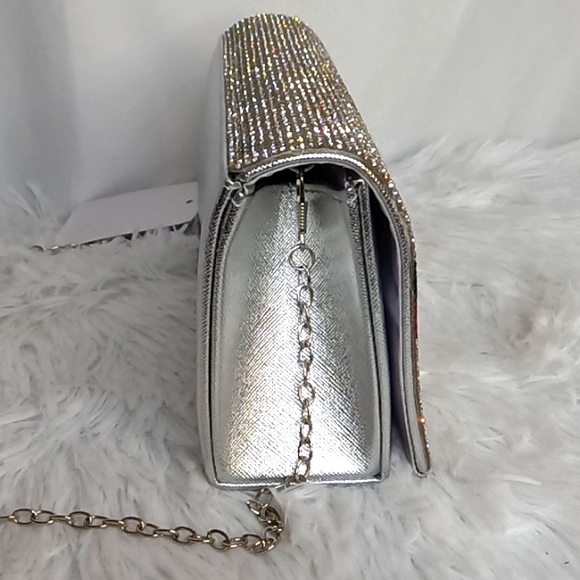 Bee Embellished Clutch Bag 🐝 - Picture 11 of 17